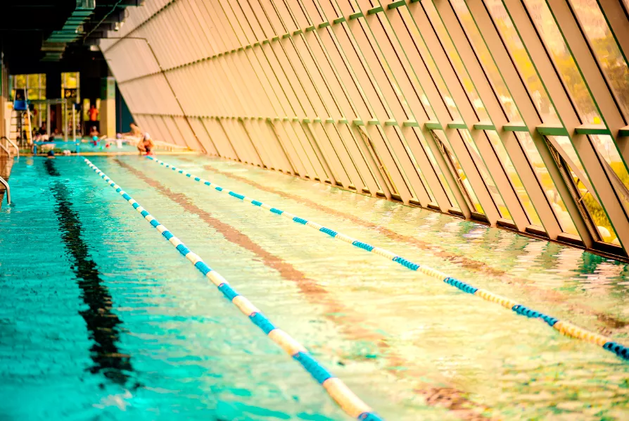 赤城成人混凝土钢结构游泳池项目